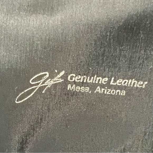 Men’s Genuine Leather DOP Bag - Picture 8 of 9